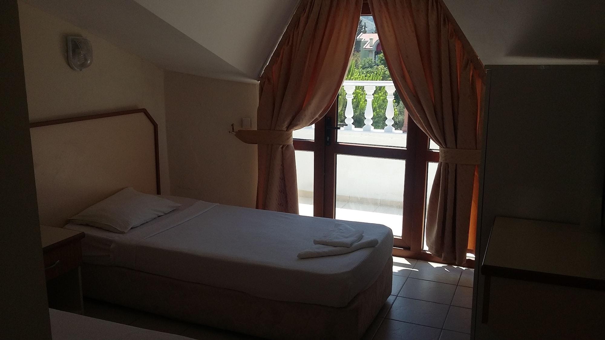 Unver Hotel Мармарис Экстерьер фото