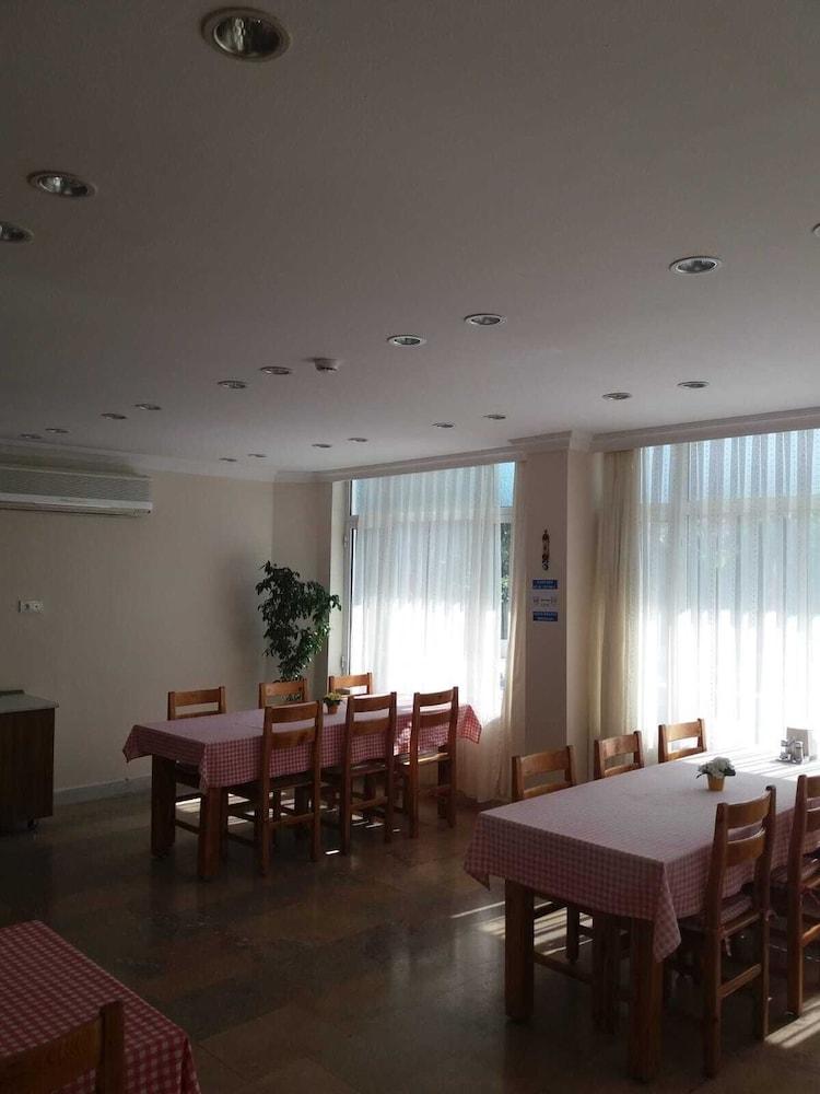 Unver Hotel Мармарис Экстерьер фото